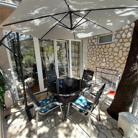 Apartments Tommi Драмал Екстериор снимка