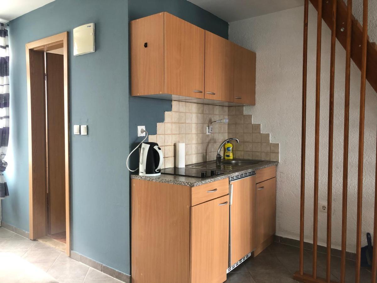 Apartments Tommi Драмал Екстериор снимка