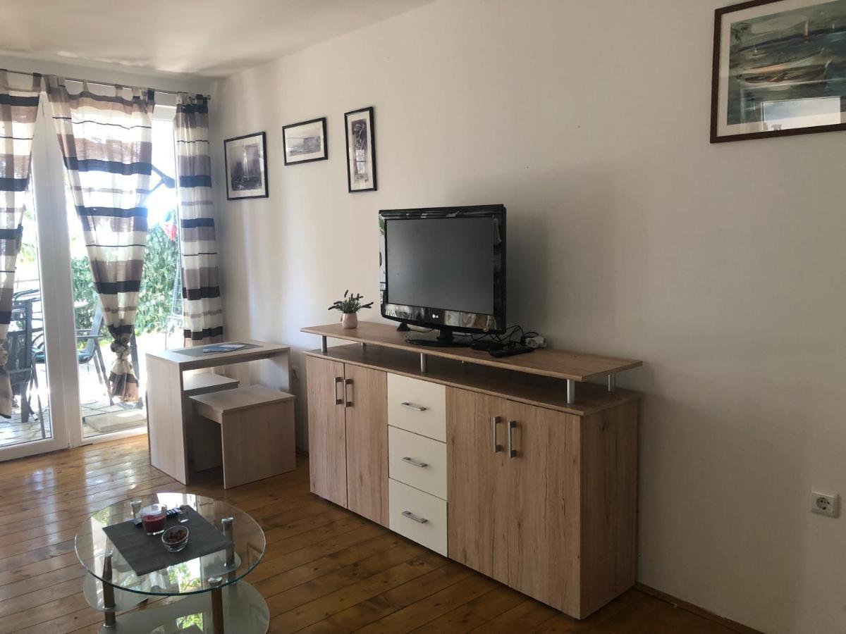 Apartments Tommi Драмал Екстериор снимка