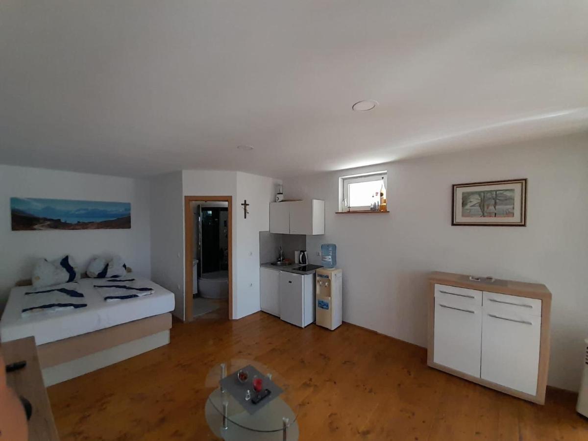 Apartments Tommi Драмал Екстериор снимка
