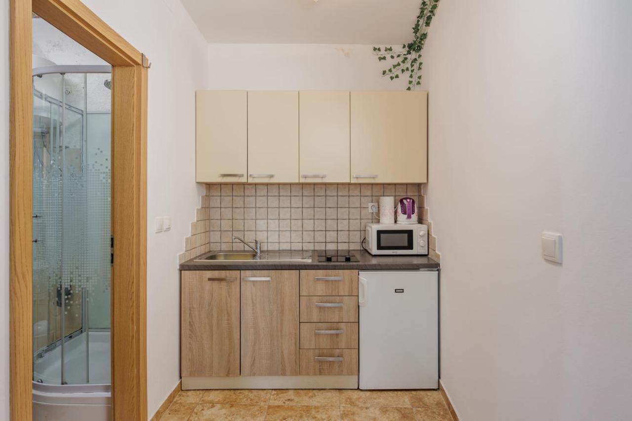 Apartments Tommi Драмал Екстериор снимка