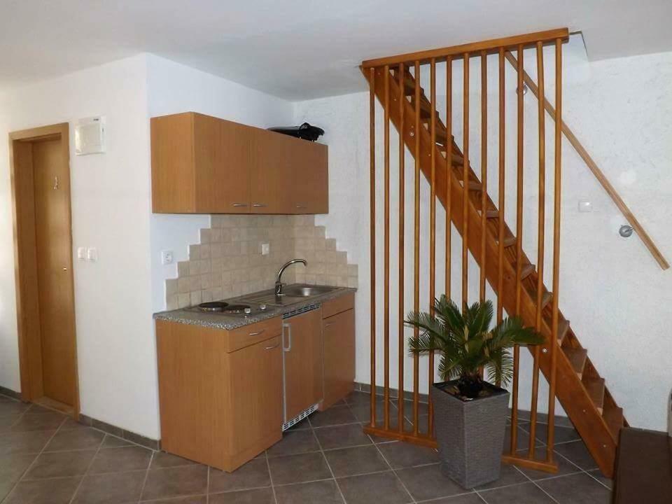 Apartments Tommi Драмал Екстериор снимка