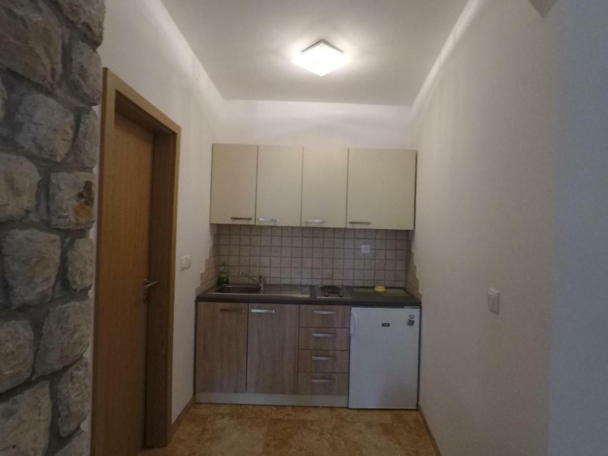 Apartments Tommi Драмал Екстериор снимка